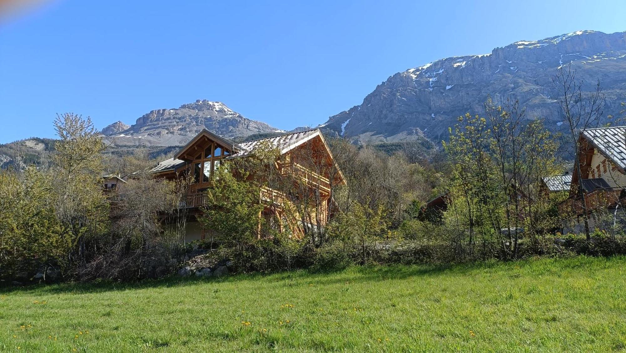Bed and Breakfast Les Cabris Pelvoux Exterior foto